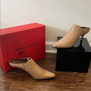 Donald J. Pliner Women's Beige Leather kitten heel Mules